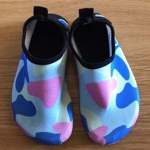 Water shoes/socks. Worn twice. Super comfy.  10